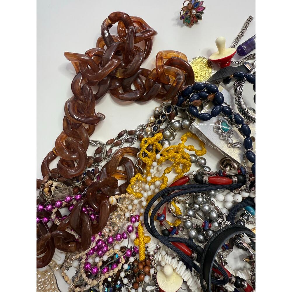 6 pounds jewelry Junk Drawer Lot vintage Estate auction AS IS - Picture 12 of 13